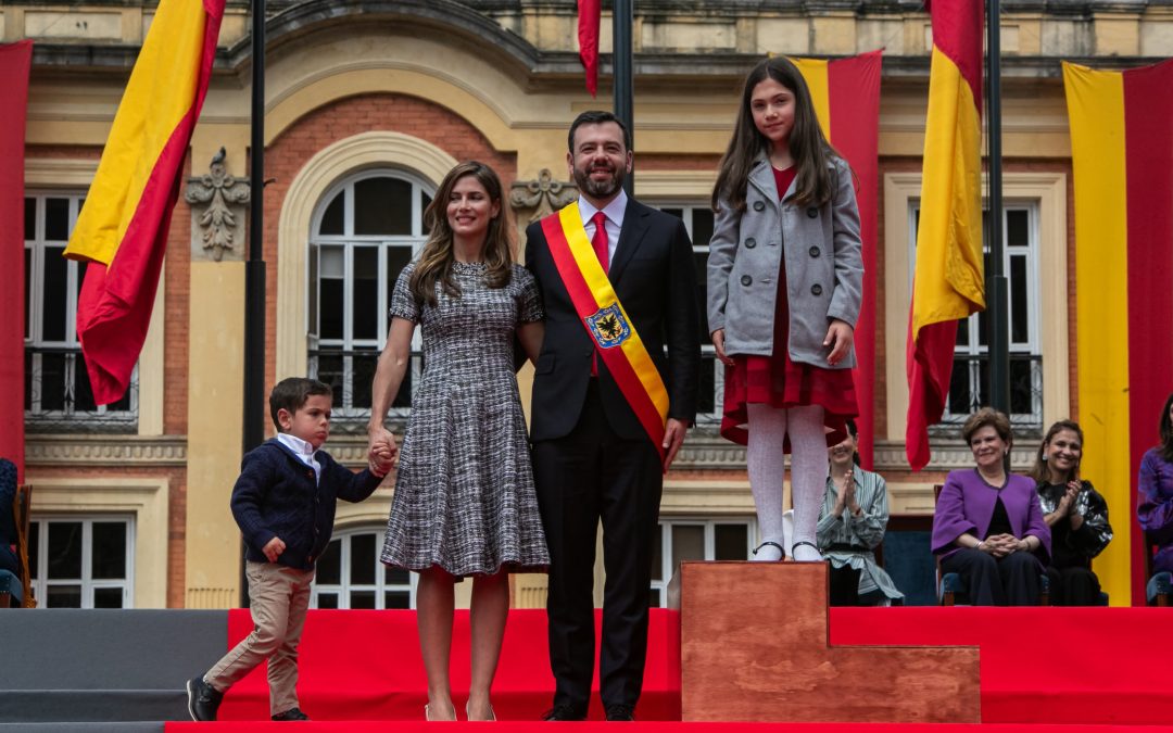 “Funcionarios, a trabajar con la gente y desde los barrios”
