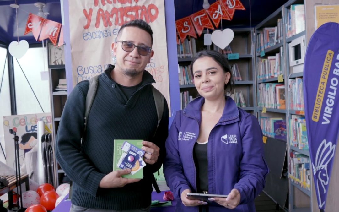 Lecturas en Movimiento: El Transporte Público de Bogotá se Transforma en una Biblioteca Digital.